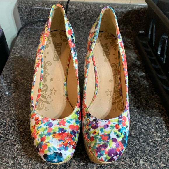 Multicolour Floral Wicker Wedges - Picture 2 of 5